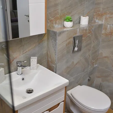 Silver View Apartment